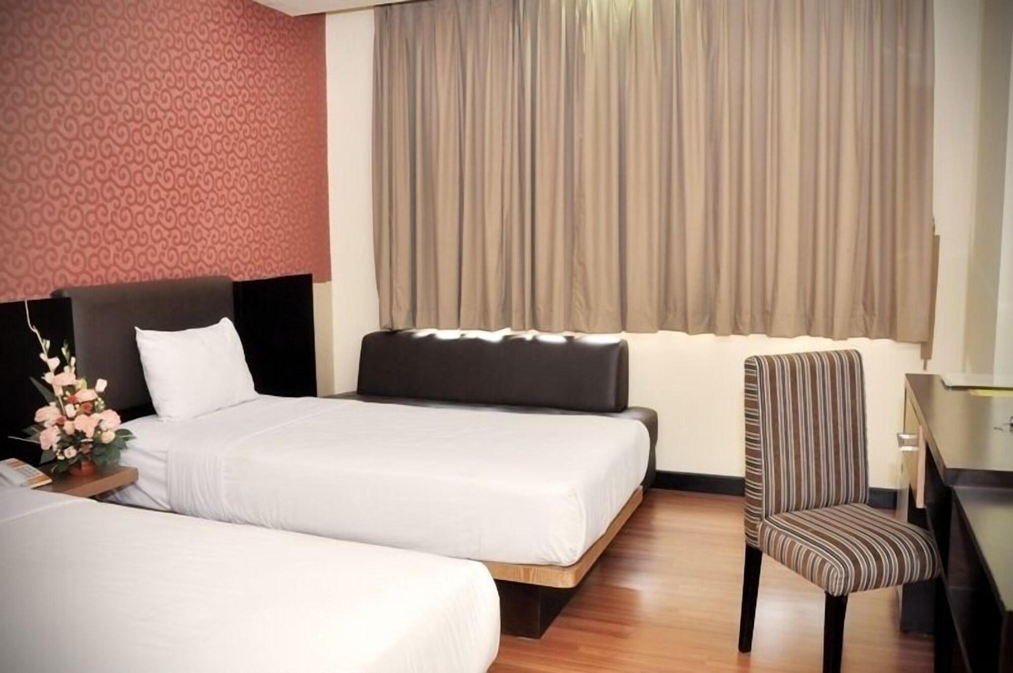 Pandanaran Hotel Семаранг Экстерьер фото