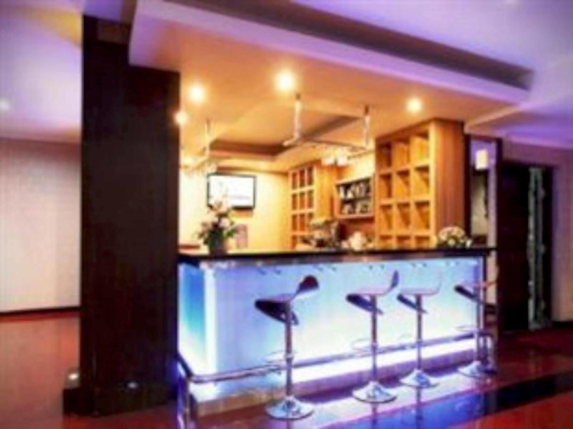 Pandanaran Hotel Семаранг Экстерьер фото