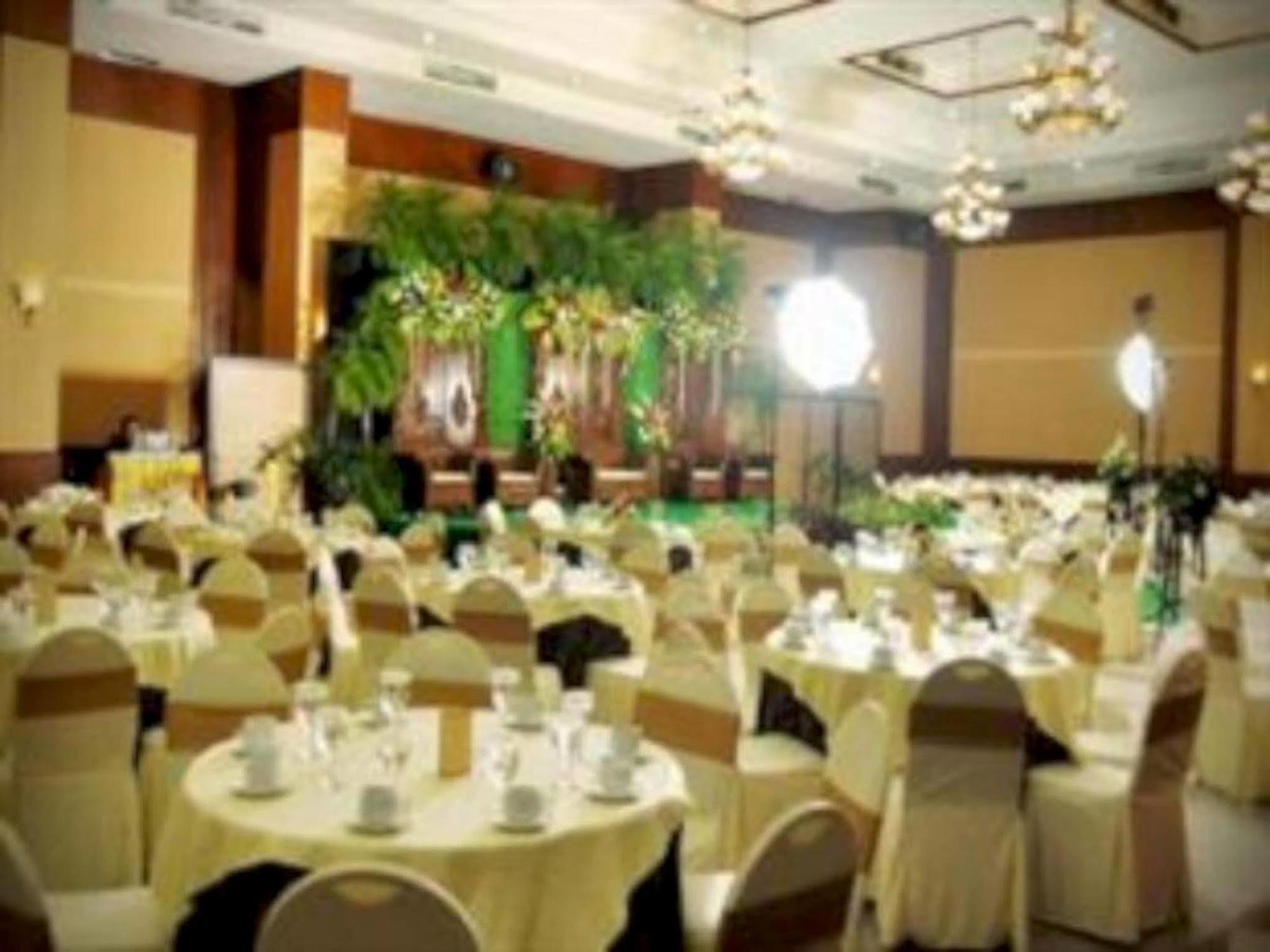Pandanaran Hotel Семаранг Экстерьер фото