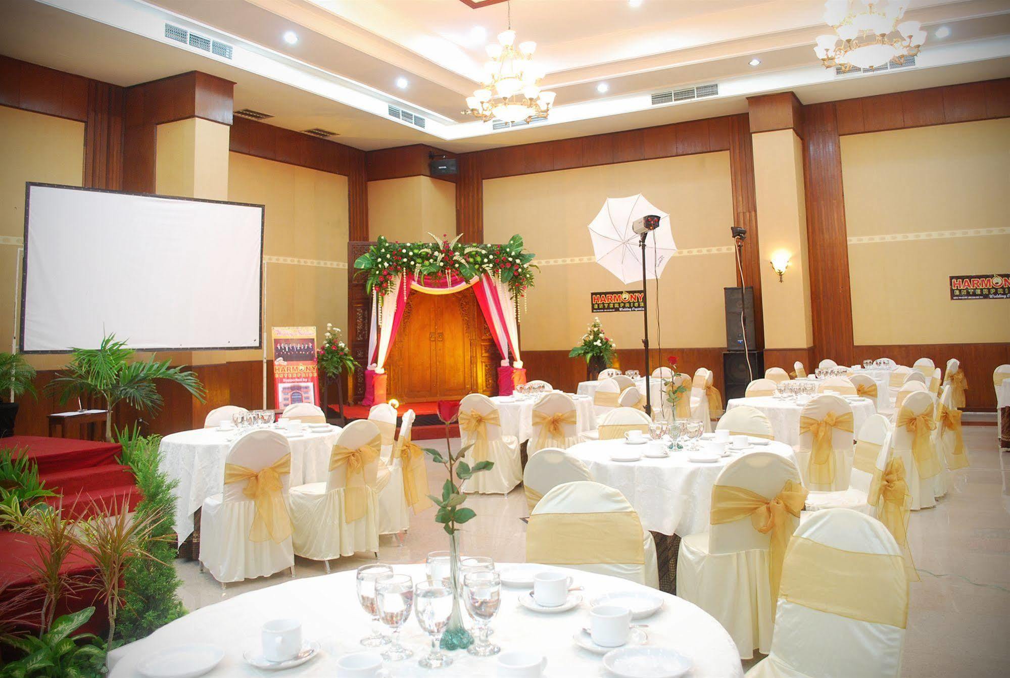 Pandanaran Hotel Семаранг Экстерьер фото