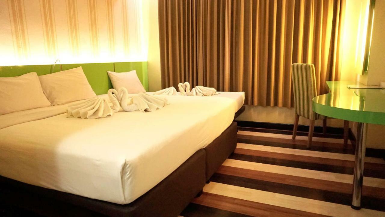 Pandanaran Hotel Семаранг Экстерьер фото